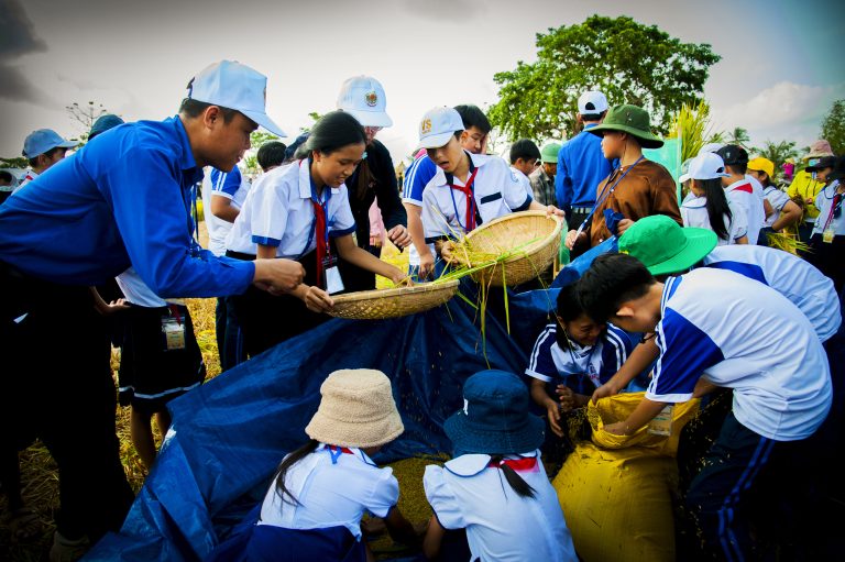 Giáo dục và trải nghiệm