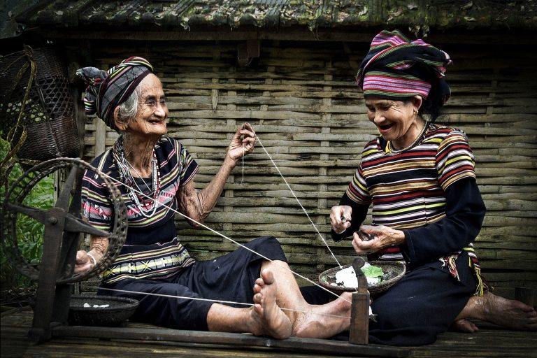 BẠN TRẦU