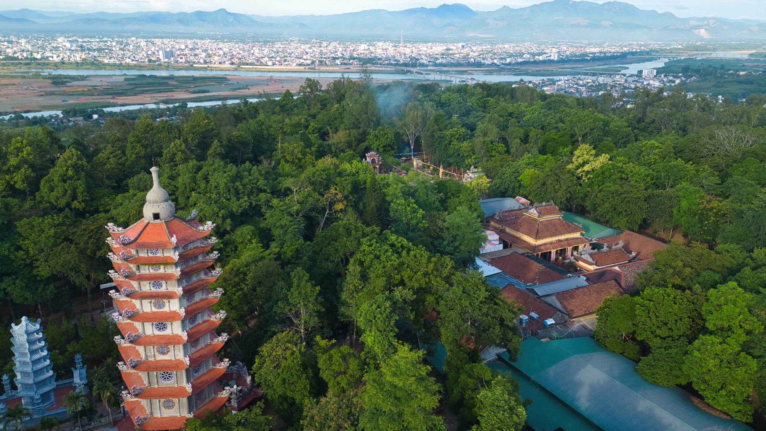 Bình Yên Nhìn Phố