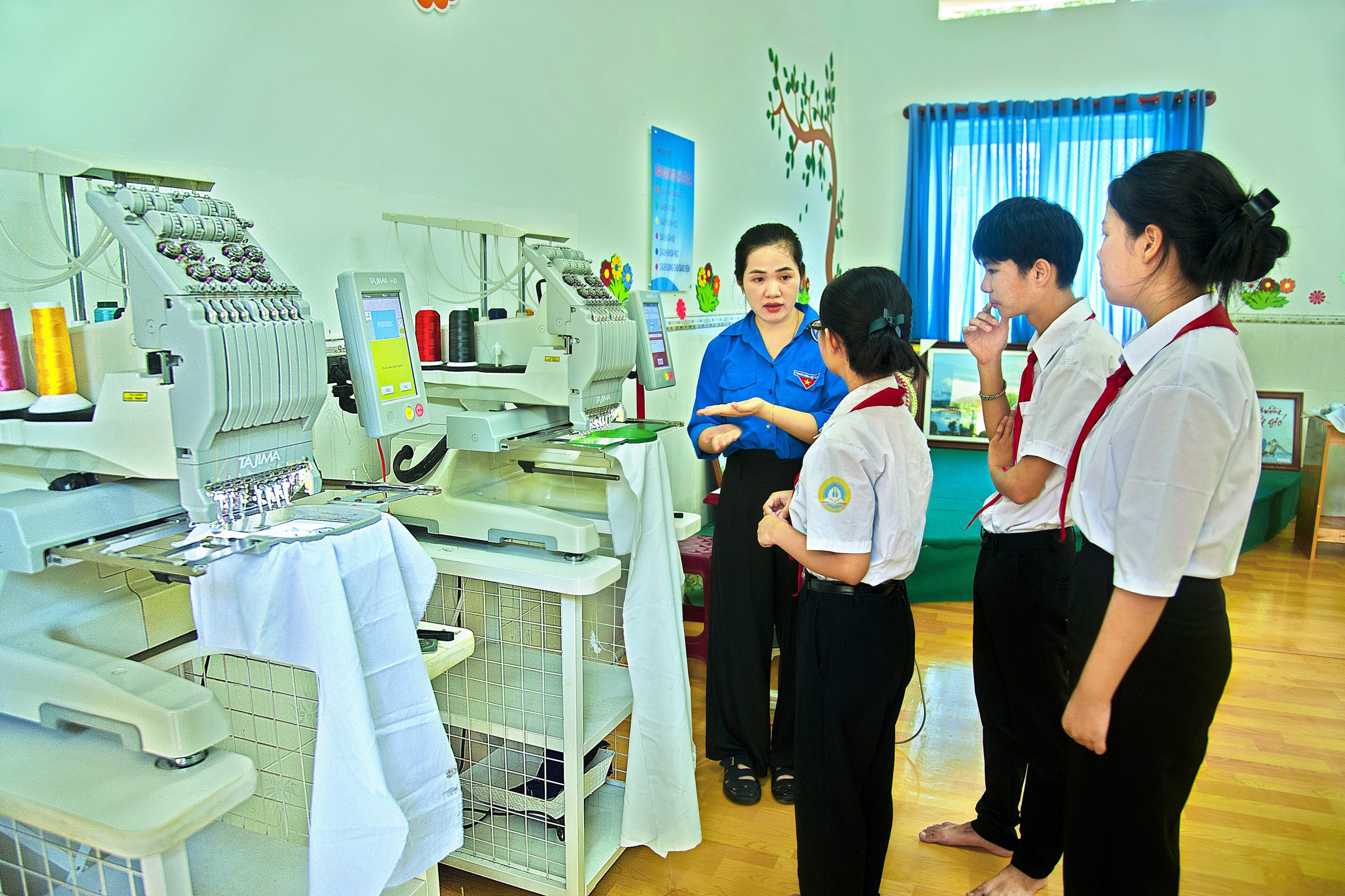 Dạy nghề cho trẻ khuyết tật
