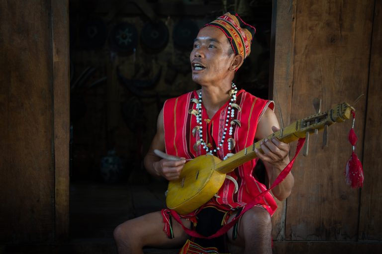 “Cây đàn tình” của người Giẻ Triêng