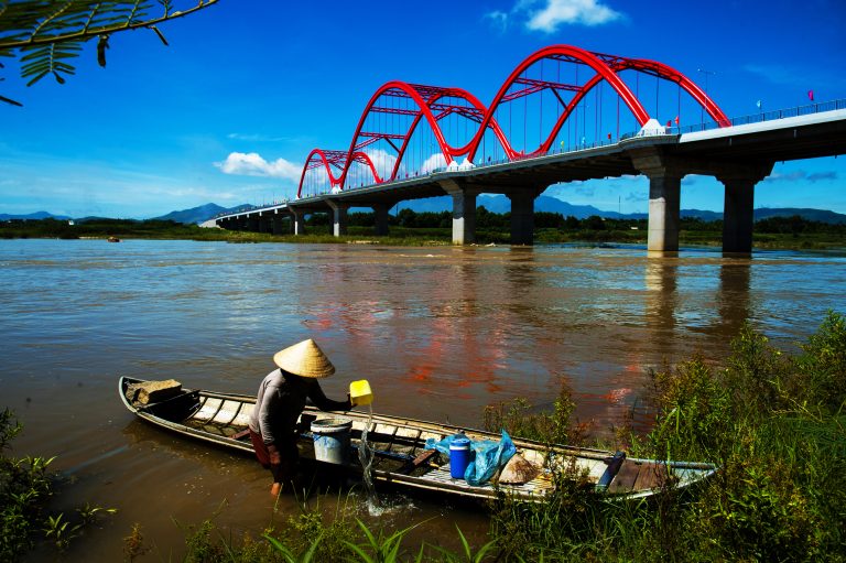 Cầu mới trên sông quê