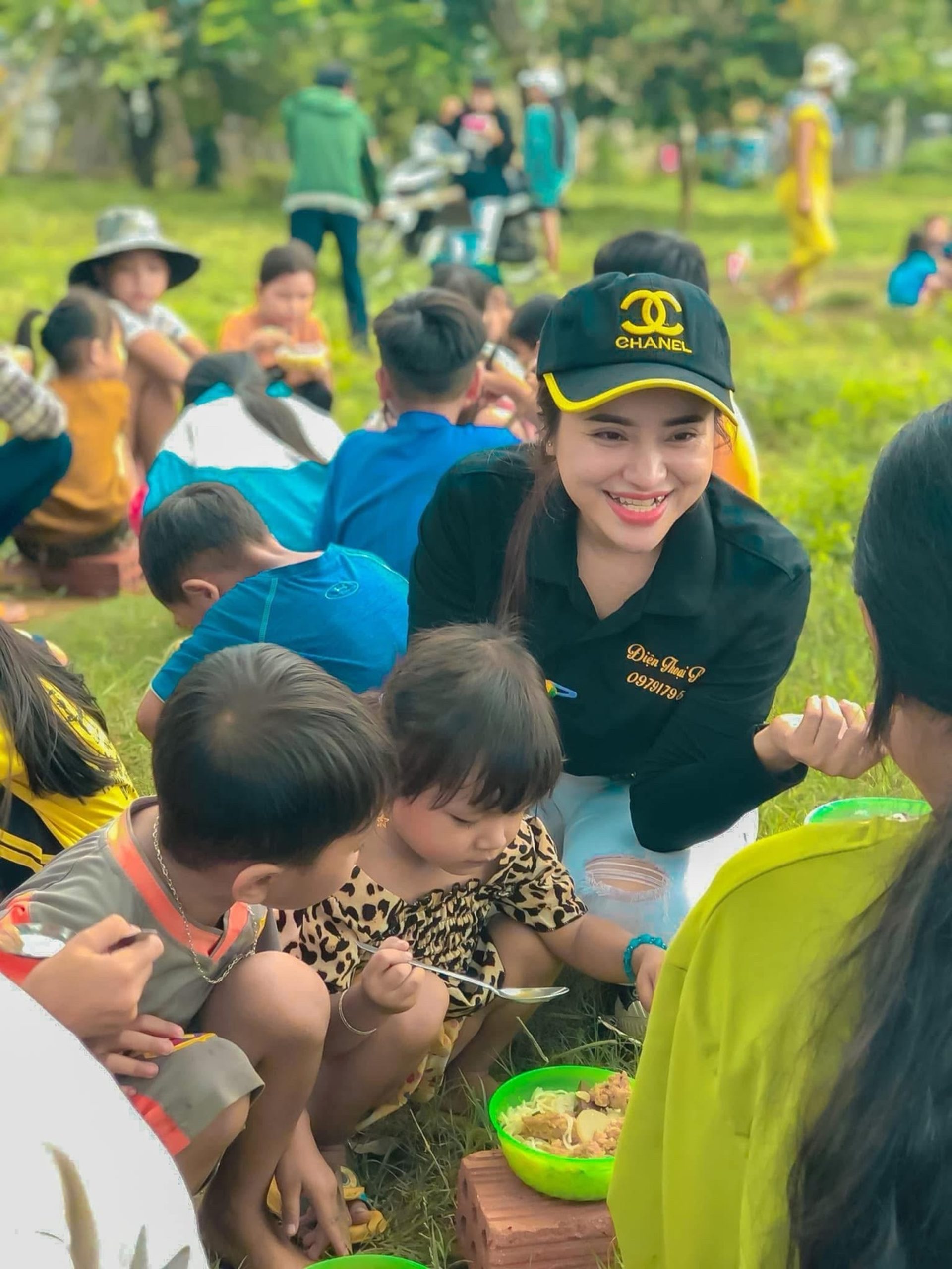 Trao yêu thương – Nhận nụ cười !