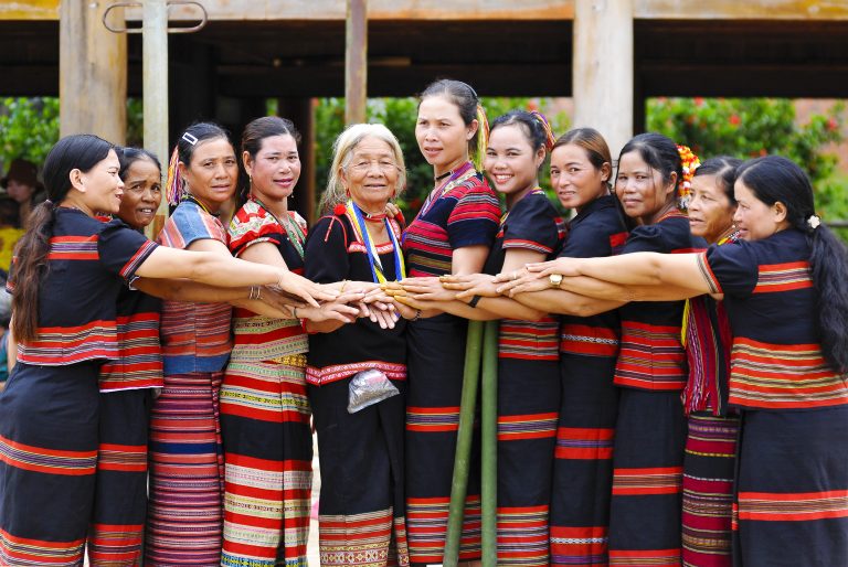 Ba thế hệ gìn giữ văn hoá người Brâu