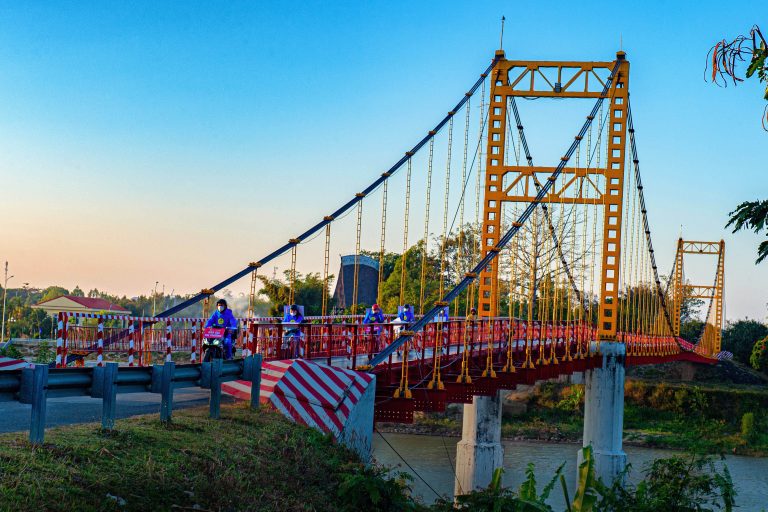 Cầu mới