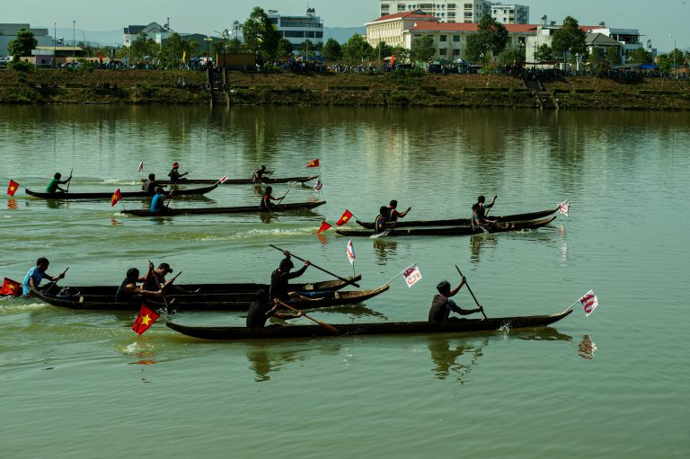 Đua thuyền Độc Mộc mùa xuân