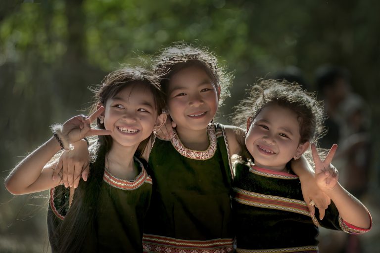 Những nụ cười tuổi thơ