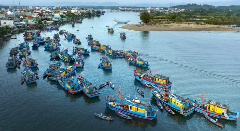 Cập bến hạnh phúc