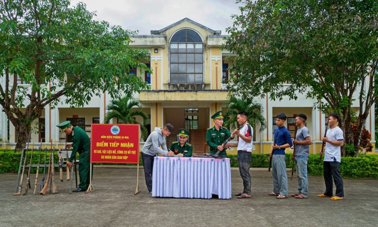 Chung tay giữ bình yên biên cương