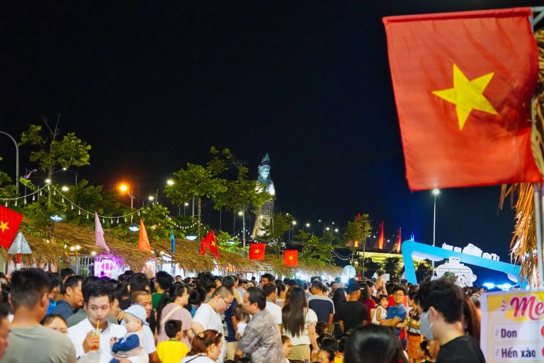 Đêm hội Don An Phú