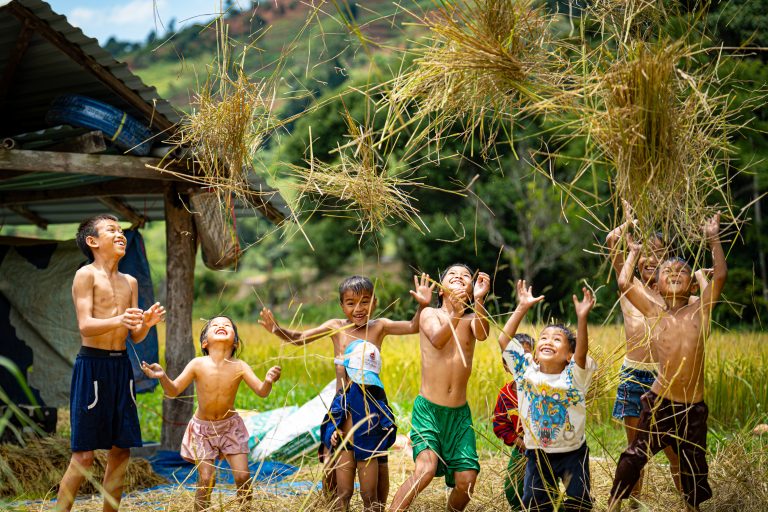 Mùa hè của “khối nghỉ hè” Măng Đen