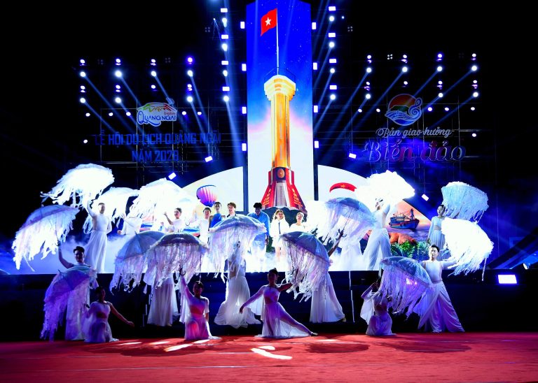 Sắc màu biển đảo