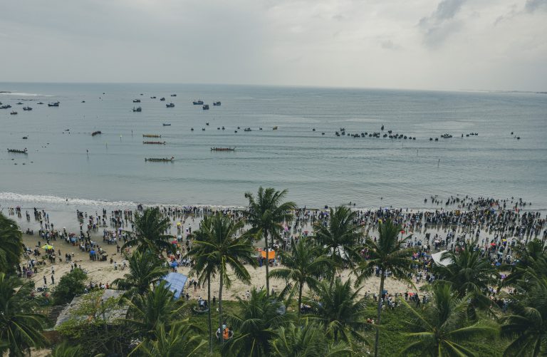 Lễ hội đua thuyền Tịnh Kỳ