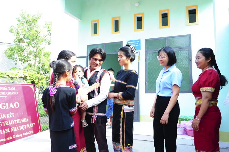 Hạnh phúc trong ngôi nhà mới