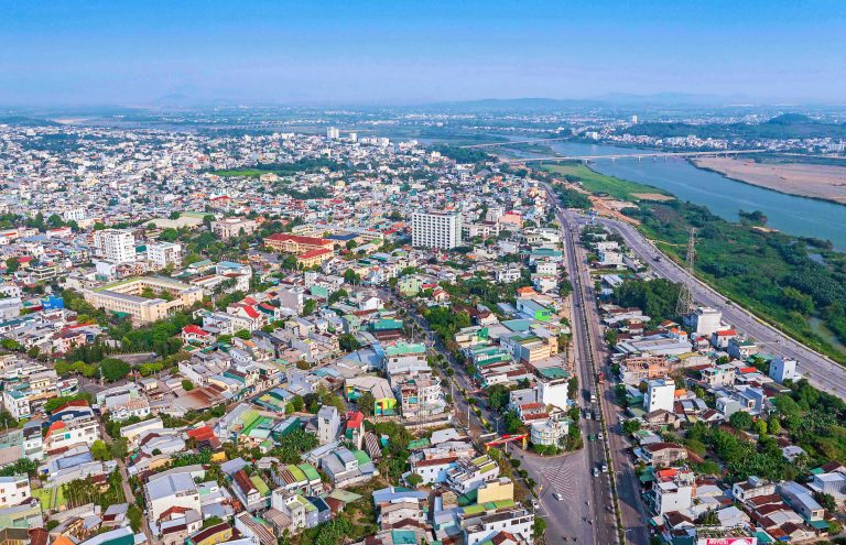 Góc phố ven sông Trà
