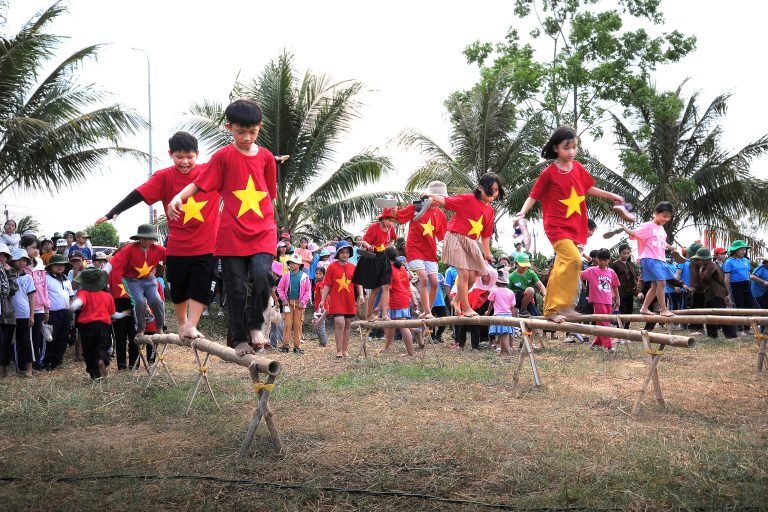 Hạnh Phúc Tuổi Thơ