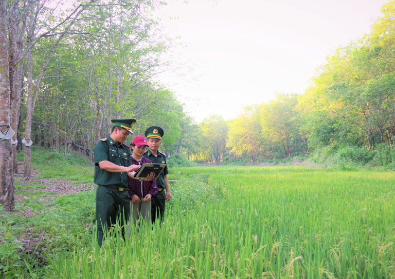 MANG TRI THỨC ĐẾN ĐỒNG BIÊN