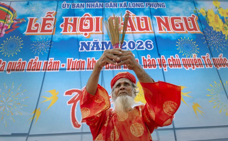 Lão ngư trong ngày Lễ hội
