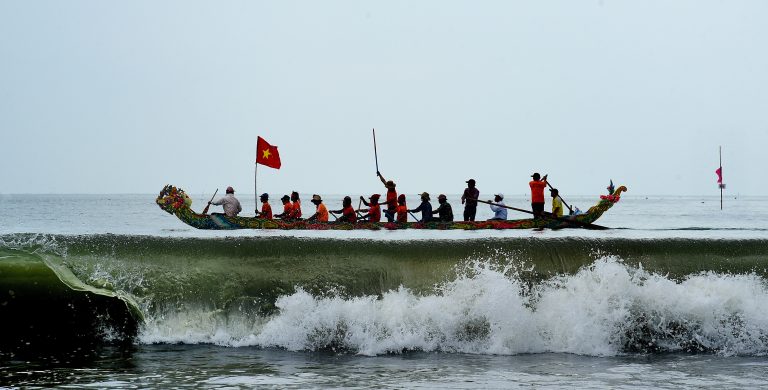 Lướt trên con sóng