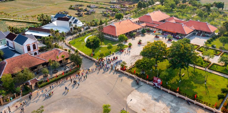 Thăm Nhà lưu niệm Thủ tướng Phạm Văn Đồng
