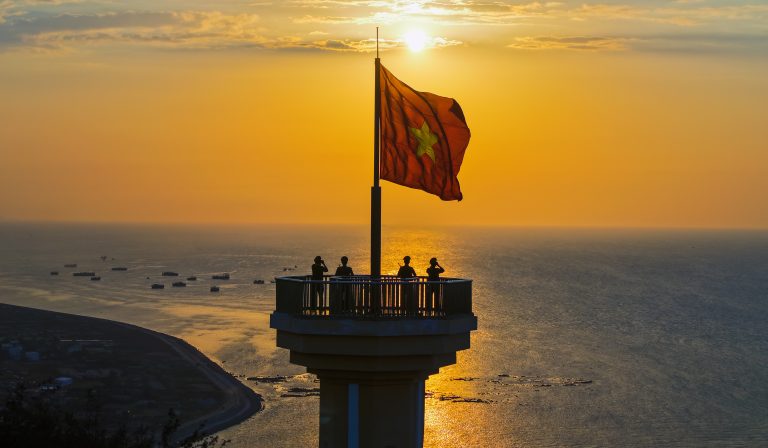Cột Cờ Thới Lới